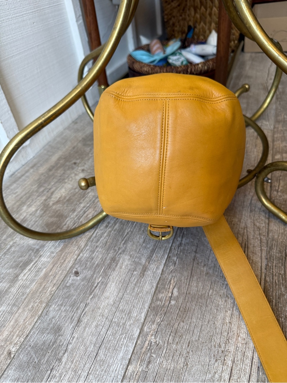 VTG Coach SOHO Sling | No. 4160 | Buttery Chamois | 1997 | Gently Loved - Picture 7 of 15